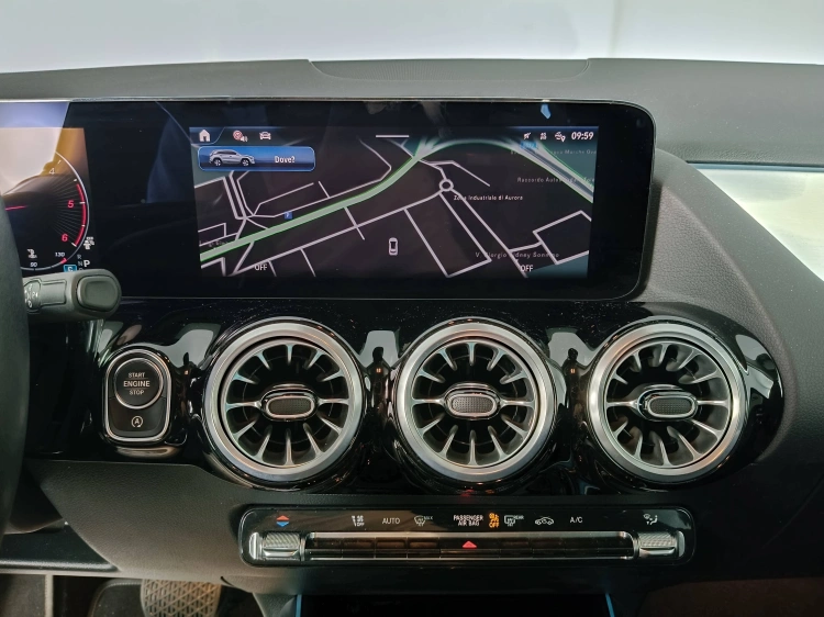 13 - Mercedes-Benz GLA 180 d Progressive Advanced Plus auto