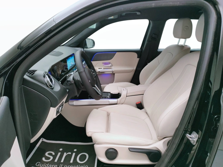 14 - Mercedes-Benz GLB 180 d Sport Plus auto