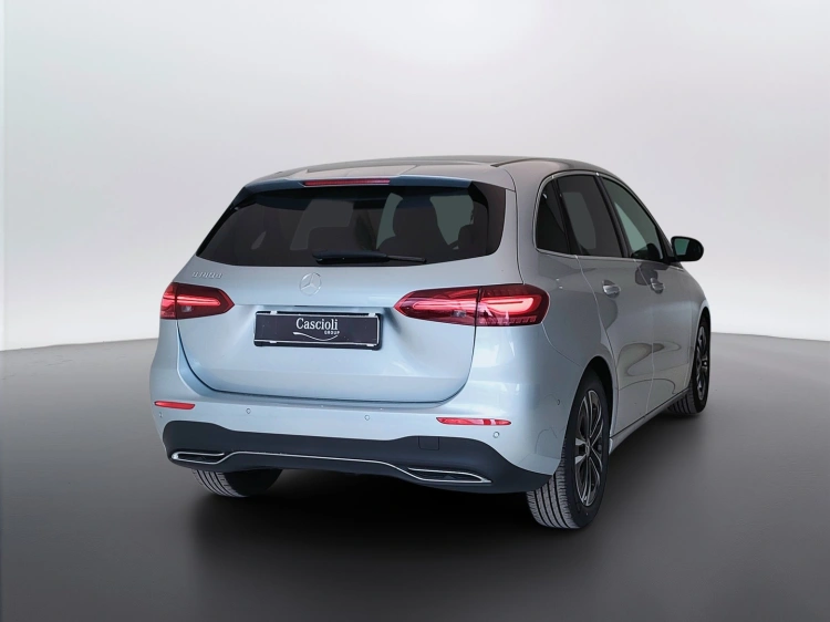 5 - Mercedes-Benz Classe B 180 d Street Edition auto