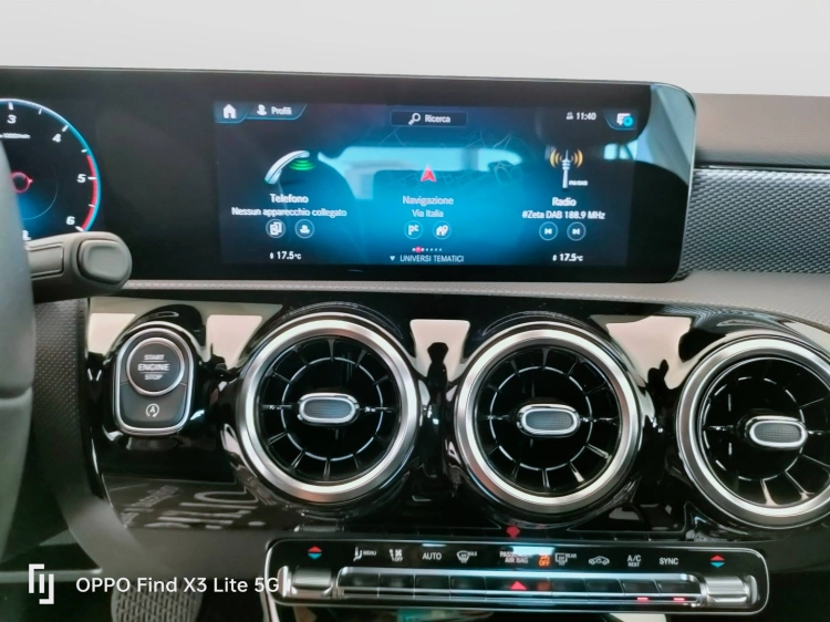 16 - Mercedes-Benz Classe A 180 d Sport auto