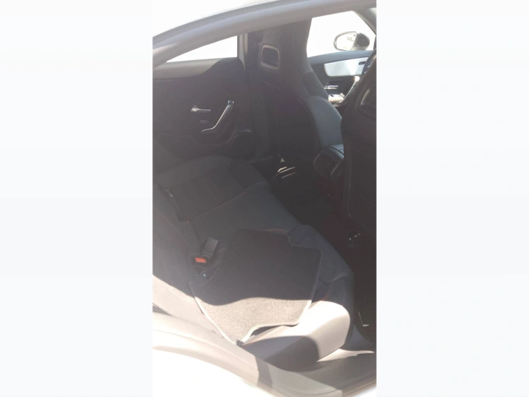 6 - Mercedes-Benz Classe A 180 d Automatic
