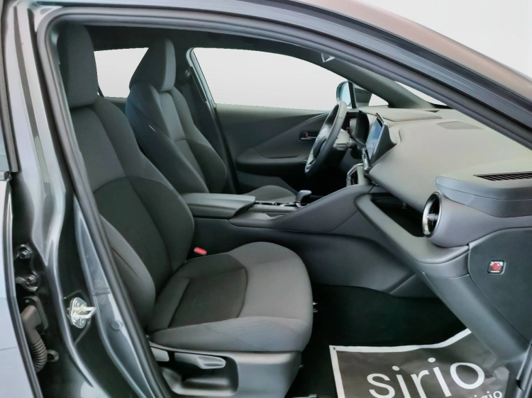 13 - Toyota C-HR C-HR 1.8 hv Trend fwd e-cvt