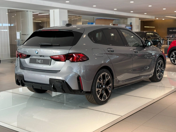 6 - BMW Serie 1 BMW 120d