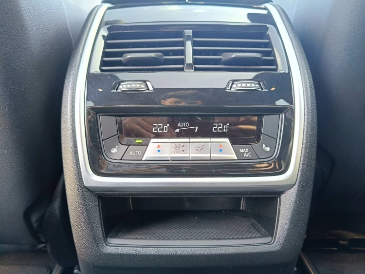 20 - BMW X5 M X5 M60i auto