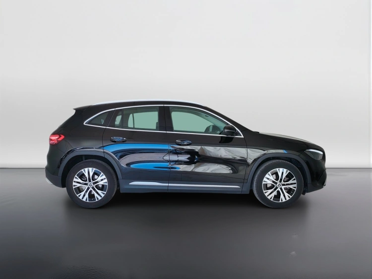 4 - Mercedes-Benz GLA 180 d Progressive Advanced auto
