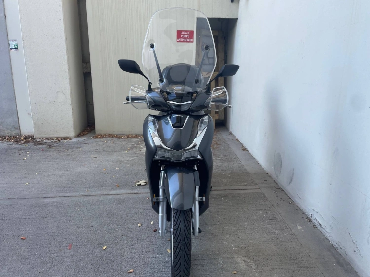 2 - Honda E0846 SH 150 Abs my20