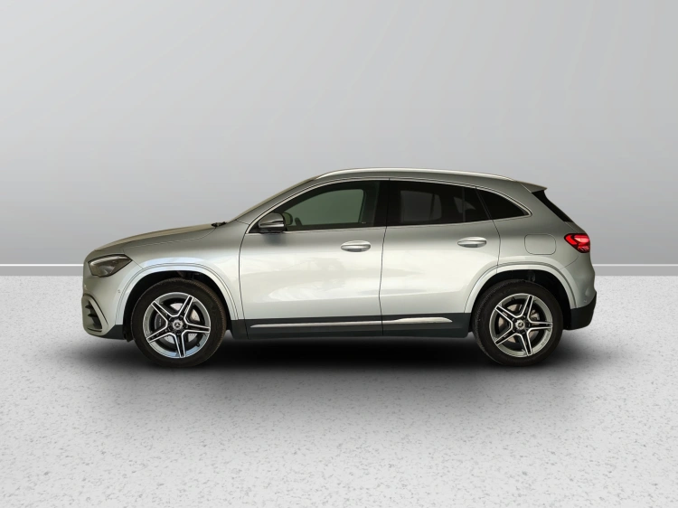 3 - Mercedes-Benz GLA 250 e Plug-in hybrid