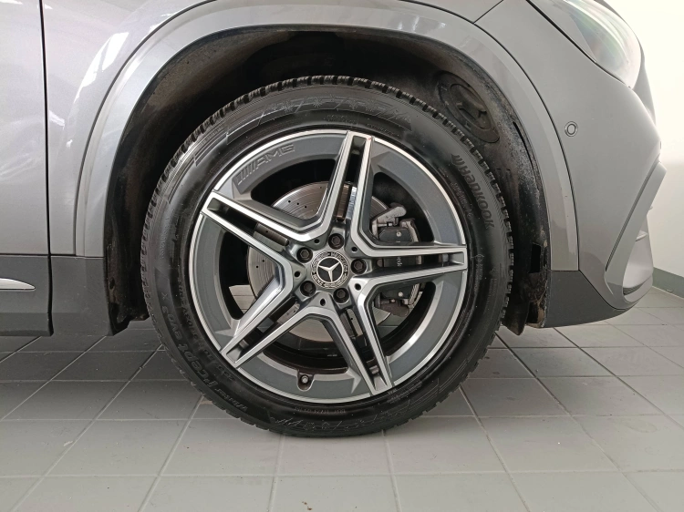21 - Mercedes-Benz GLA 200 d AMG Line Premium 4matic auto