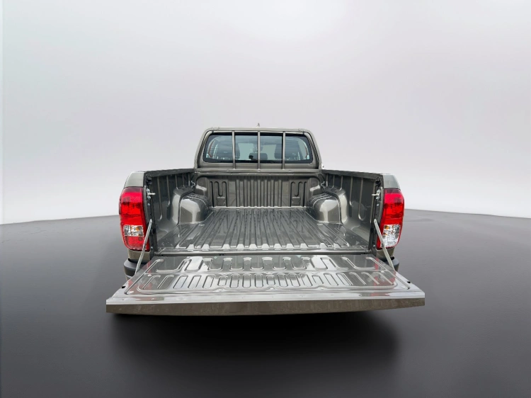 9 - Toyota Professional Hilux HILUX 2.4D A DC 4WD CMF MY24