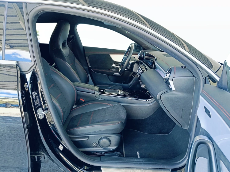 13 - Mercedes-Benz CLA Shooting Brake 200 d AMG Line Advanced Plus auto