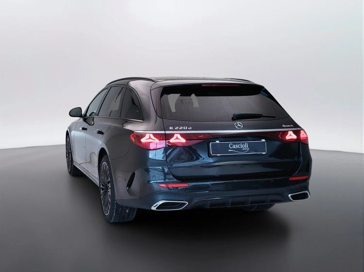 7 - Mercedes-Benz Classe E SW 220 d AMG Line Premium 4matic auto