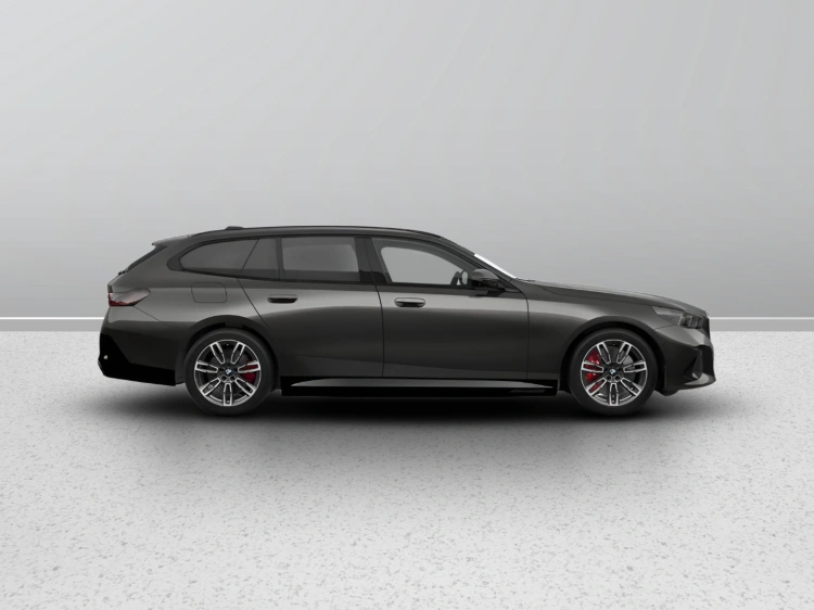 4 - BMW i5 BMW i5 xDrive40 Touring