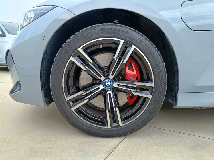 24 - BMW Serie 3 320e Touring MSport auto