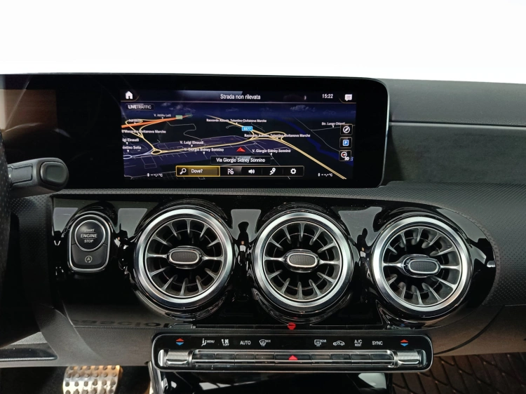 14 - Mercedes-Benz Classe A 180 d Premium auto