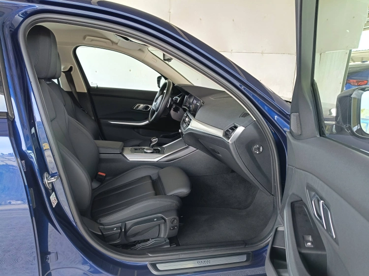 11 - BMW Serie 3 320d auto