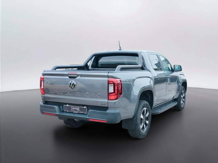 6 - Volkswagen Amarok Amarok 2.0 tdi Life 4motion auto