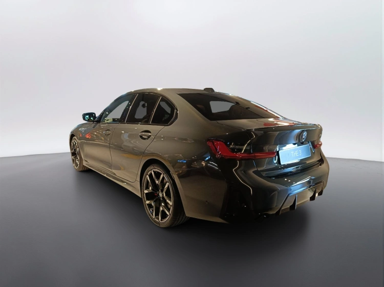 4 - BMW Serie 3 BMW 318d Berlina