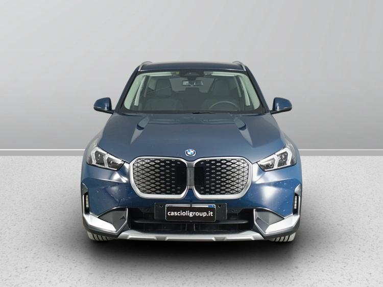 2 - BMW iX1 BMW iX1 eDrive20