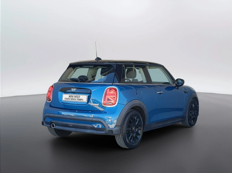 4 - MINI Cooper Mini 3p 1.5 Cooper Classic auto