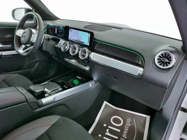 10 - Mercedes-Benz GLB 200 d Premium auto