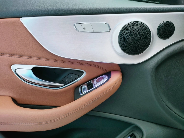 13 - Mercedes-Benz Classe C Coupe 220 d Premium 4matic auto