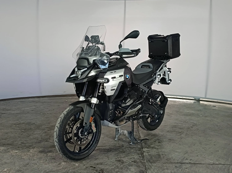 4 - BMW Motorrad GS R 1300 GS ADVENTURE