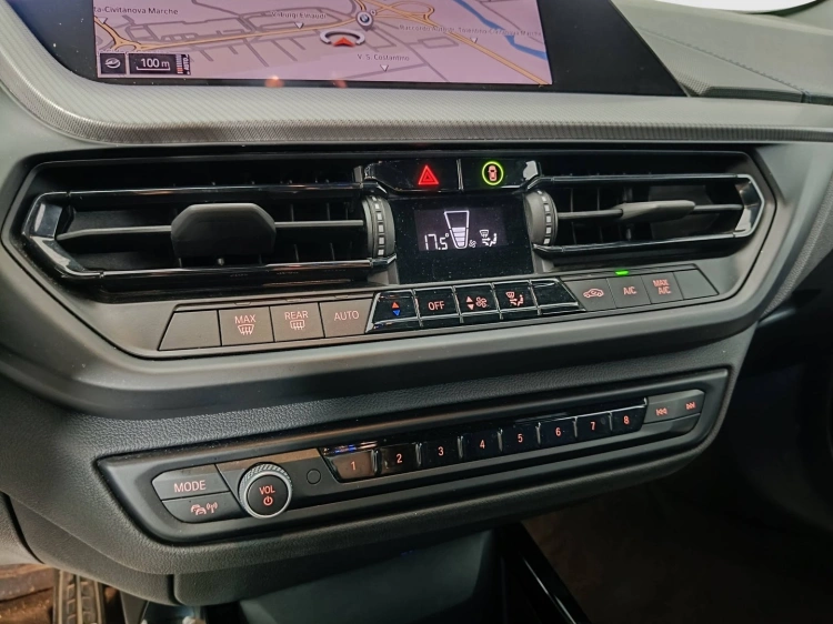 14 - BMW Serie 1 116 D M SPORT