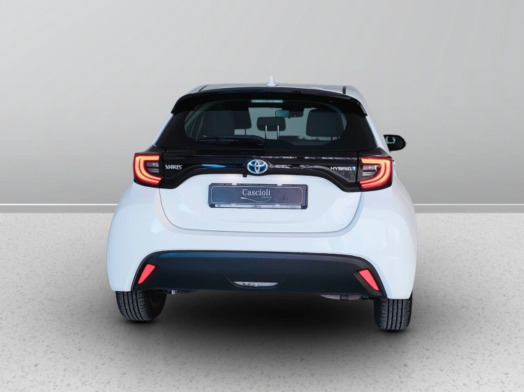 4 - Toyota Yaris Yaris 1.5h Trend