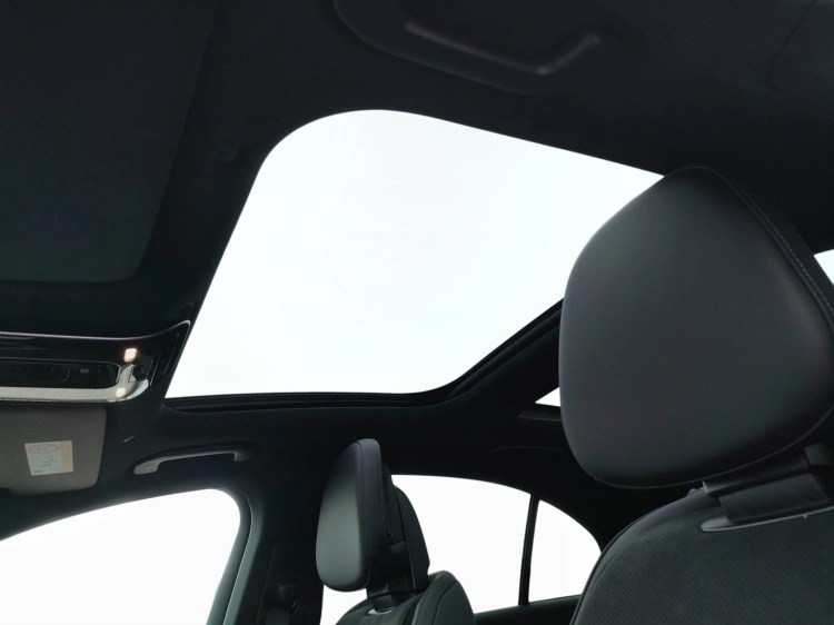 10 - Mercedes-Benz Classe E 220 d 4MATIC