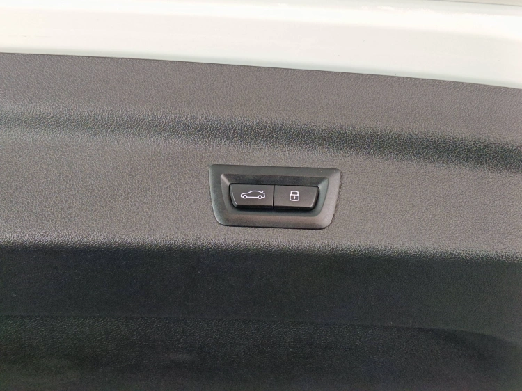 15 - BMW X1 X1 sdrive18d X-Line auto