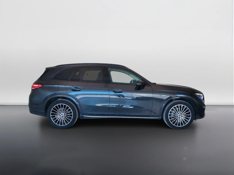 4 - Mercedes-Benz GLC 220 d AMG Line Advanced 4matic auto