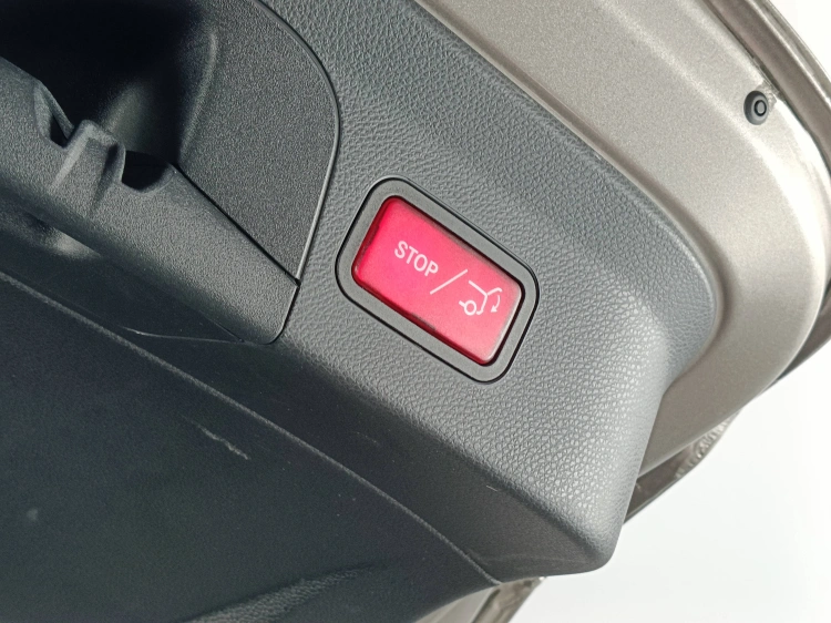 16 - Mercedes-Benz GLC Coupe 300 d Premium 4matic auto