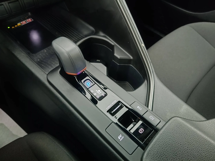 15 - Toyota C-HR C-HR 1.8 hv Trend fwd e-cvt