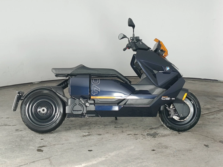 1 - BMW Motorrad C SCOOTER CE 04