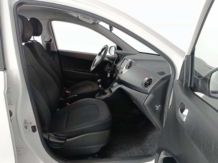 11 - Hyundai i10 i10 1.0 Prime