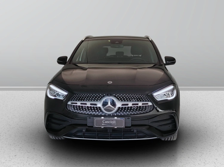 2 - Mercedes-Benz GLA 180 d Premium auto