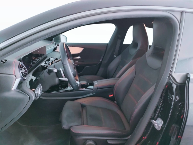 12 - Mercedes-Benz CLA Shooting Brake 200d Premium auto