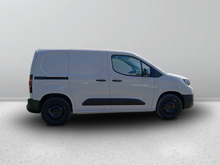 6 - Toyota Professional PROACE CITY P.CITY 1.5D L1 100M S CMF MC24