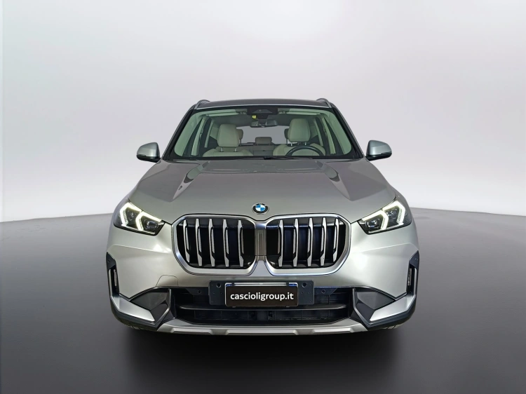2 - BMW X1 X1 sdrive18d X-Line auto
