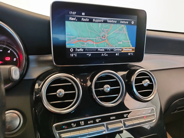 12 - Mercedes-Benz GLC 250 d Premium 4matic auto