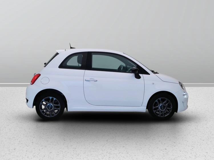 6 - Fiat 500 500 1.0 hybrid Connect 70cv