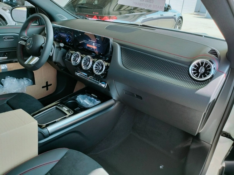 13 - Mercedes-Benz EQA 250+