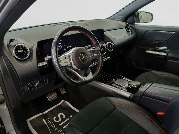 7 - Mercedes-Benz GLA 250 e phev (eq-power) Premium auto
