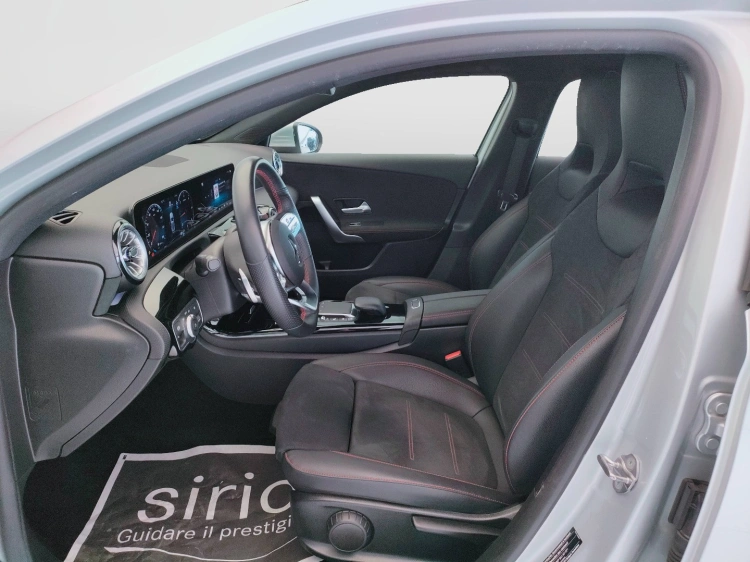 16 - Mercedes-Benz Classe A 180 d Premium auto