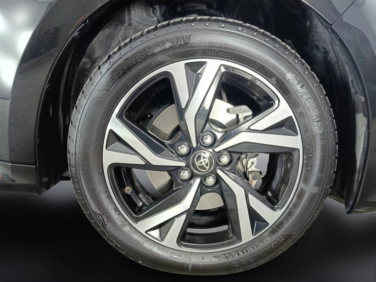 18 - Toyota Yaris Yaris 1.5h Trend