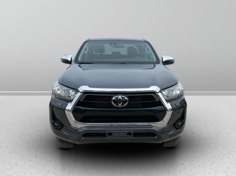 2 - Toyota Professional HI LUX 4X2 - 4X4 HILUX 2.4D A DC 4WD LNG MY24