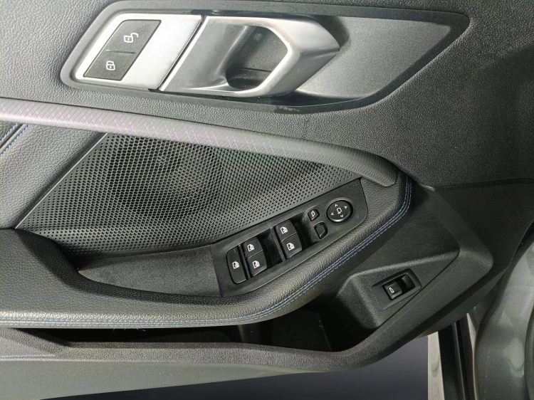 18 - BMW Serie 1 118d Msport auto