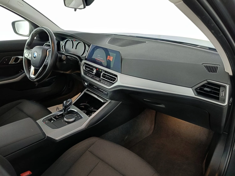 11 - BMW Serie 3 320d Touring mhev 48V xdrive auto