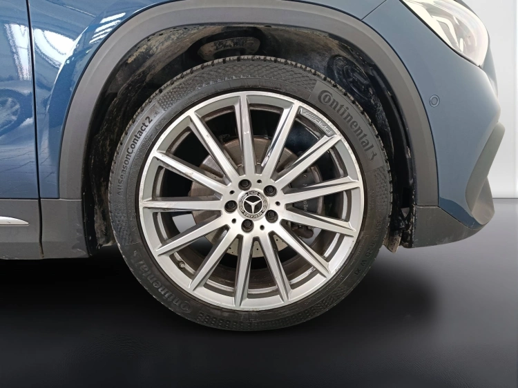 21 - Mercedes-Benz GLA 200 d Premium auto