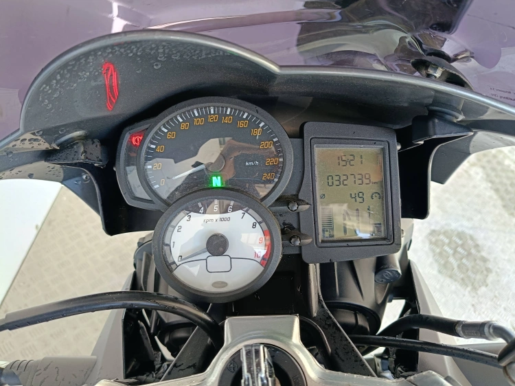 7 - BMW Motorrad R F 800 R